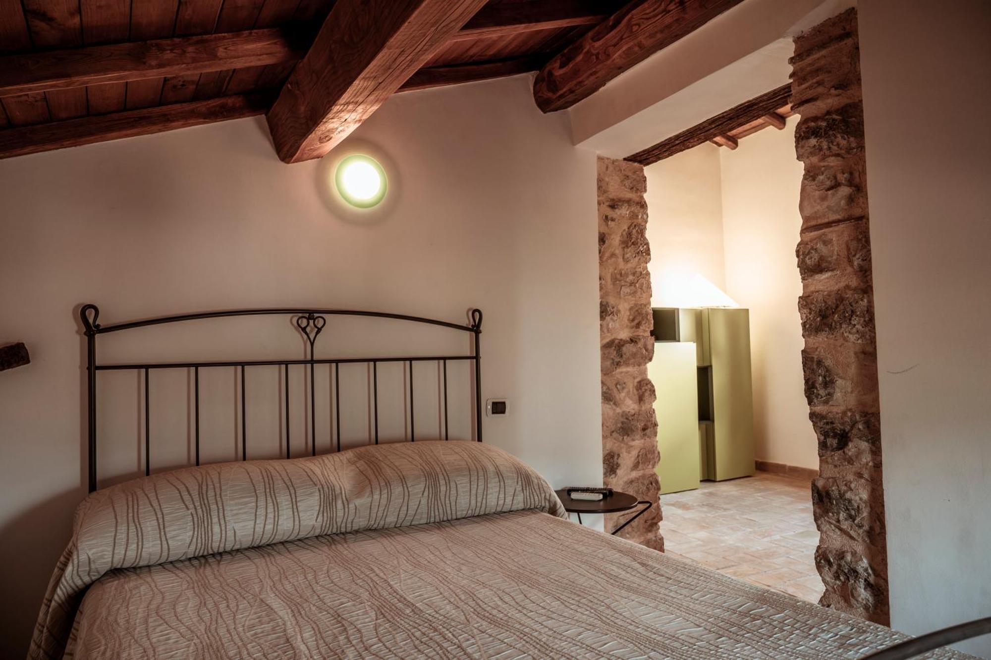 Locanda Persei Bed and Breakfast Prossedi Εξωτερικό φωτογραφία