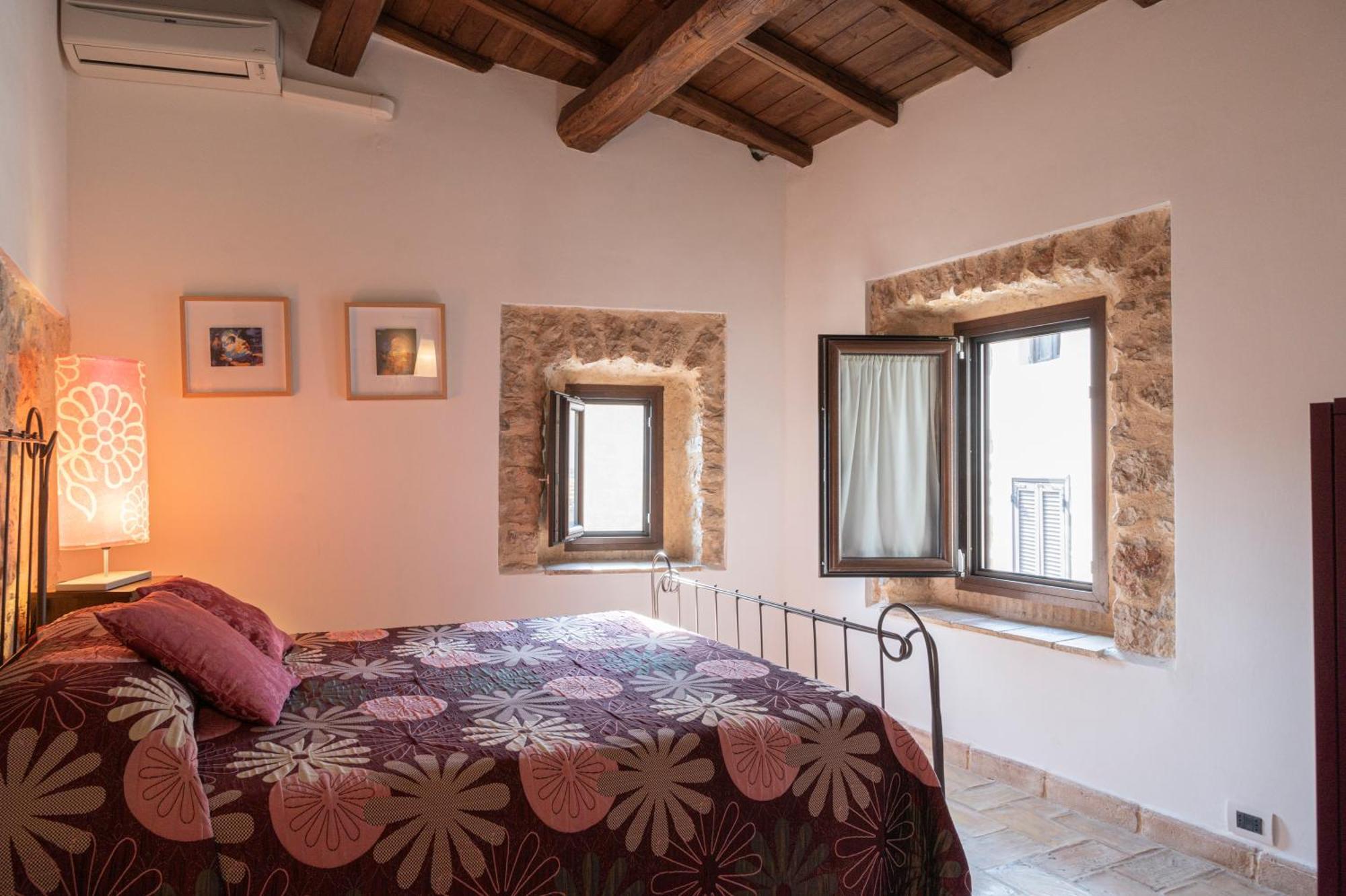 Locanda Persei Bed and Breakfast Prossedi Εξωτερικό φωτογραφία